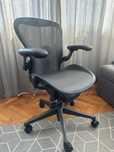 Herman Miller Aeron Remastered PostureFit SL, mărimea B, Graphite