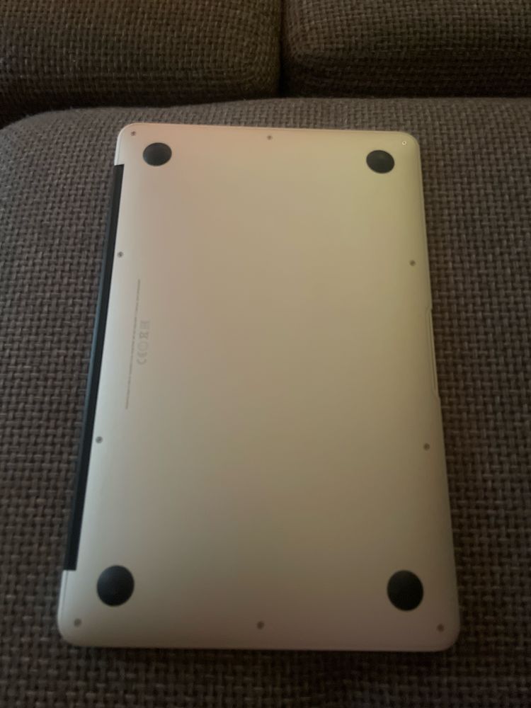 Продается Macbook air 11 2015