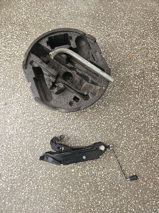 Cric , coarba depanare roata Volkswagen Skoda Seat Audi