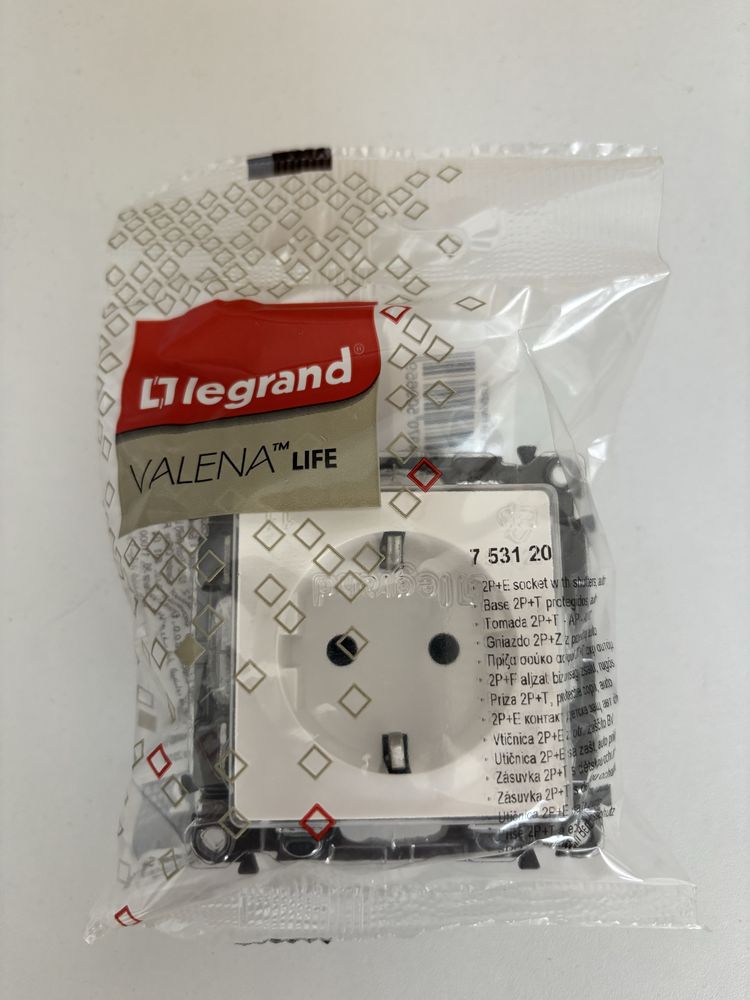 Контакти шуко Legrand и Schneider