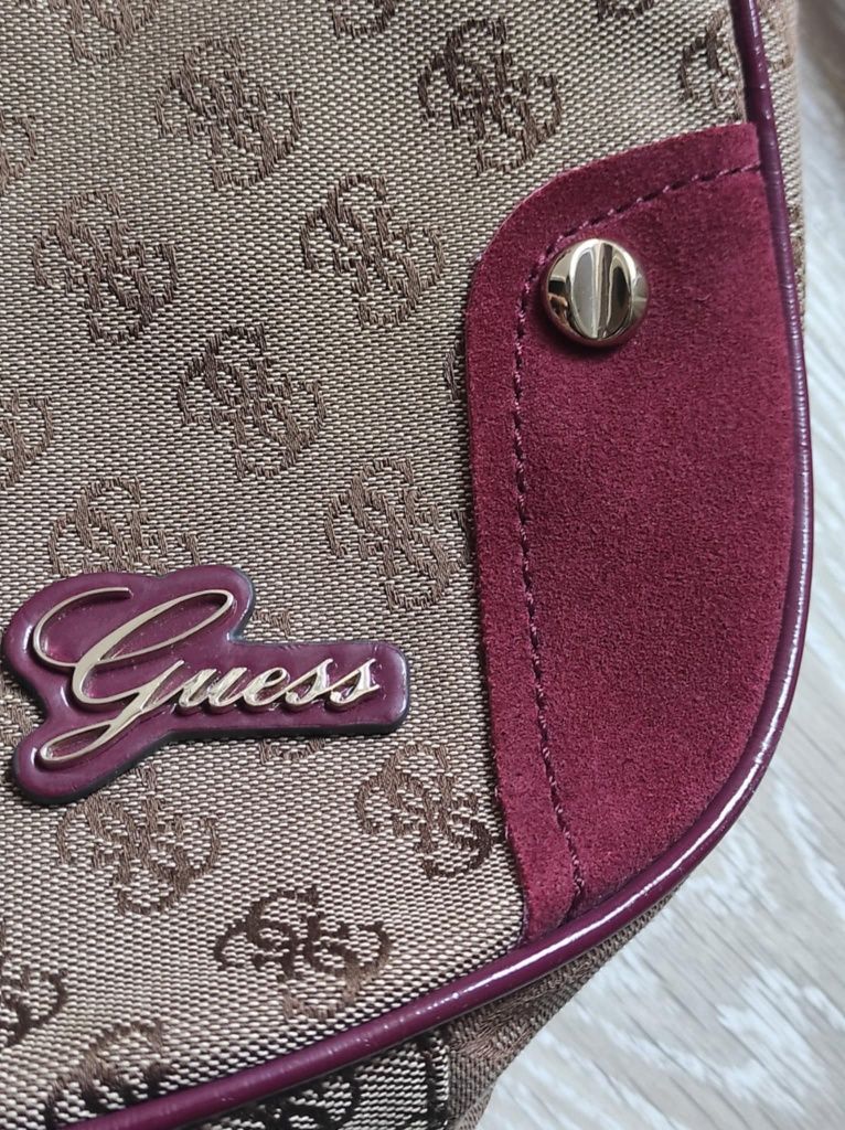 Geanta dama Guess