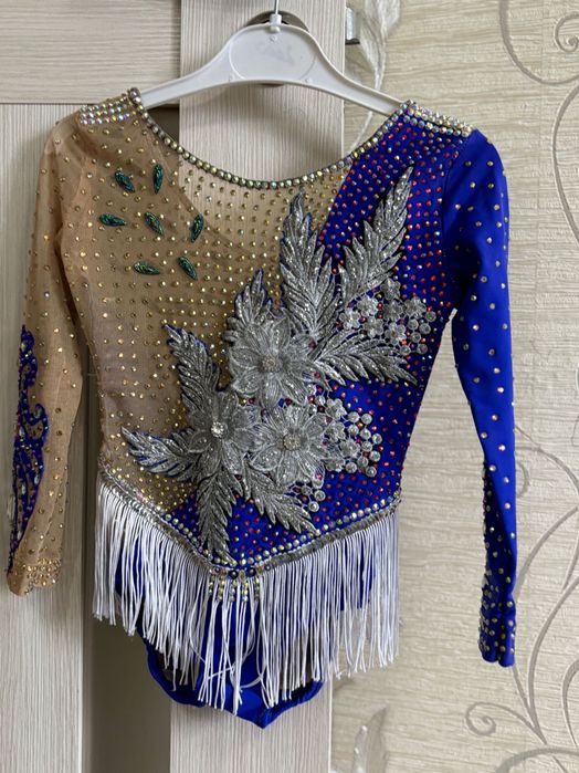 Гимнастический купальник, в отличном состоянии