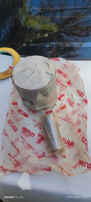 поршень IZUMI япония.