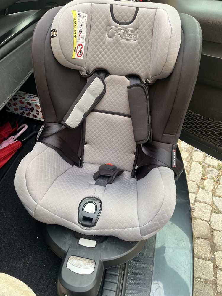 Mountain Buggy safe rotate 350 isofix детско столче за кола