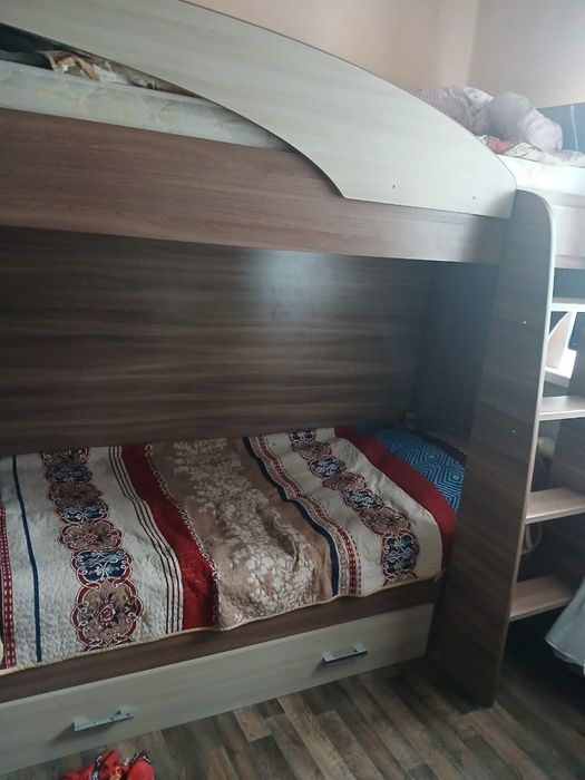 Двухъярусная кровать