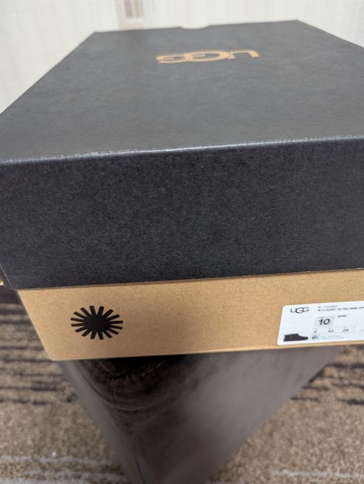 Vând UGG-uri bărbați