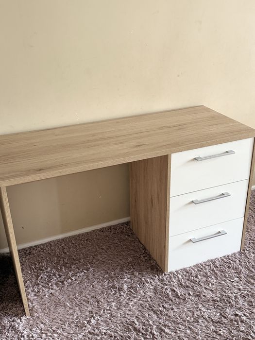 Бюро - подходящо за деца и възрастни