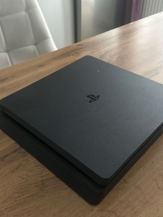 PS4 Pro, 1 tb, 3 джойстика в комплекте