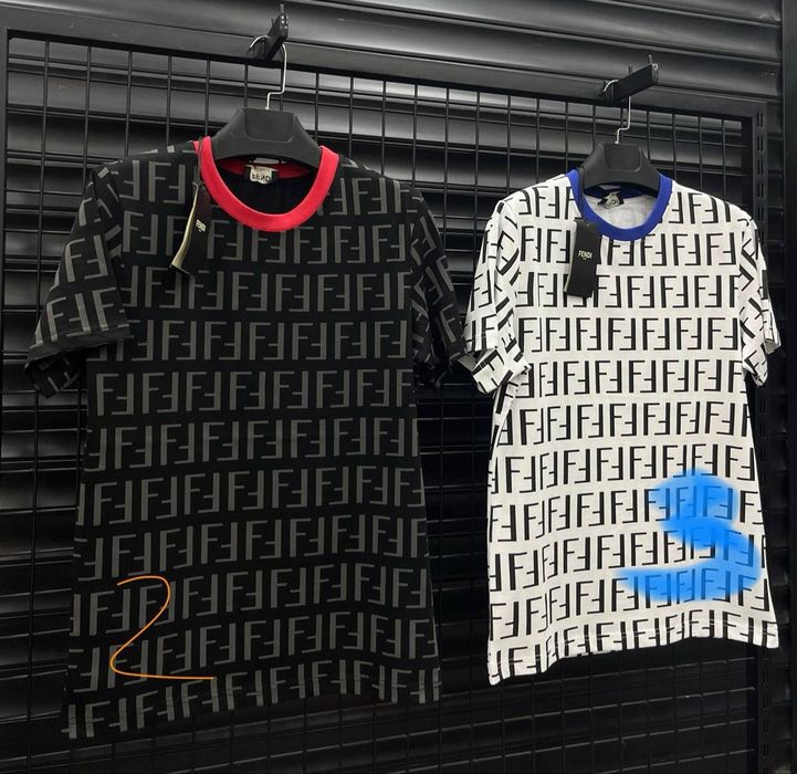 Seturi dama  tricou și blugi