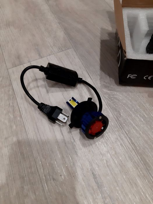 Продам лэд лампочки Н4