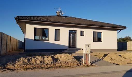 Vand case pe structura metalica si panouri termoizolante