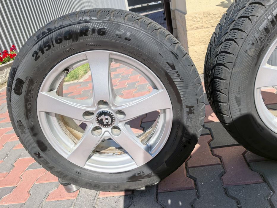 Vând jante aliaj 215/60 R16 cu cauciucuri de iarna 1200 lei