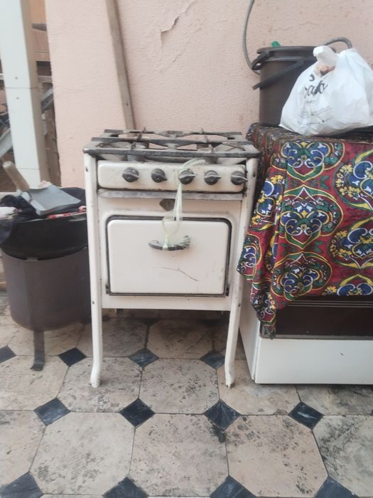 Газовая плита в рабочем состоянии