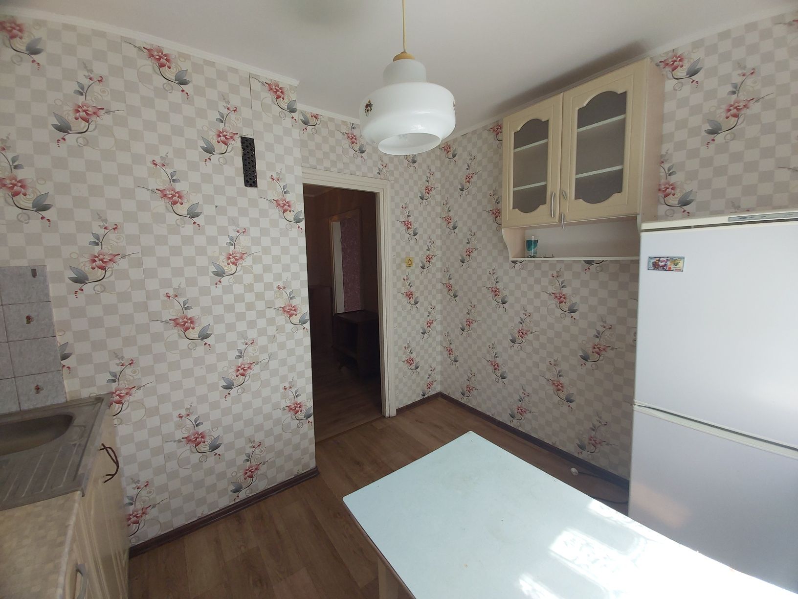 Продается 1-ком кв в 4- ом мкр.
