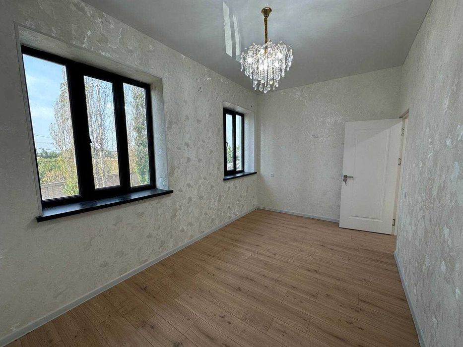 Новый дом 2 этажа заезд для машины 4 комнаты ор-р парк Янги Узбекистан