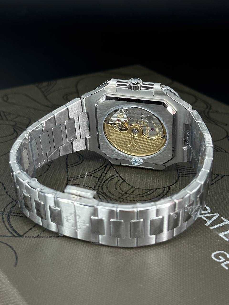 Patek Philippe Cubitus / Nautilus / Aquanaut / Автоматичен Механизъм
