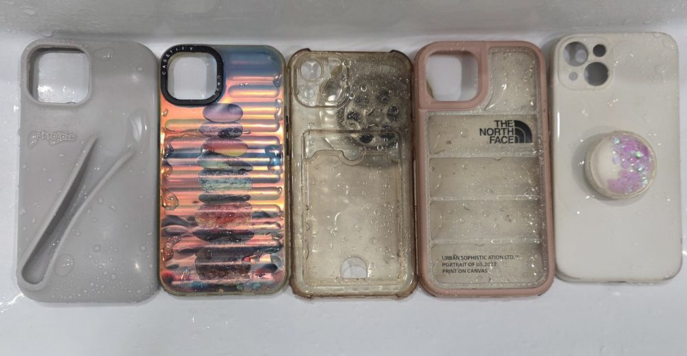 Набор оригинальных чехлов для iPhone

отличное состояние!

отличное со