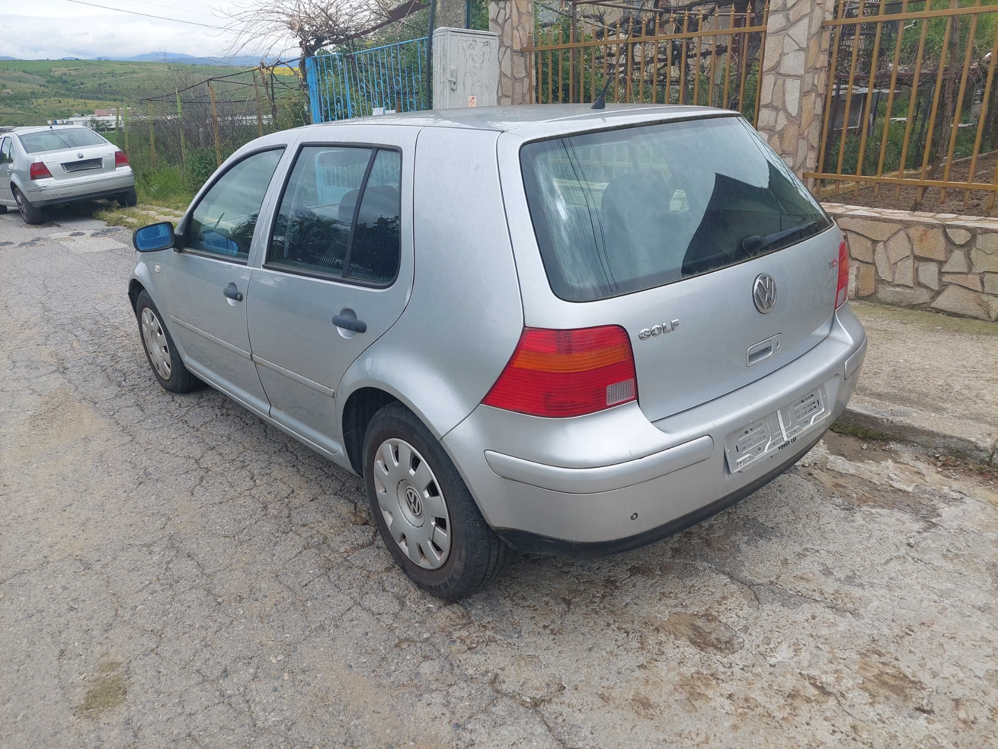 VW Golf 1,9 TDI Фолксваген Голф 4 на части! 
Юни 2002