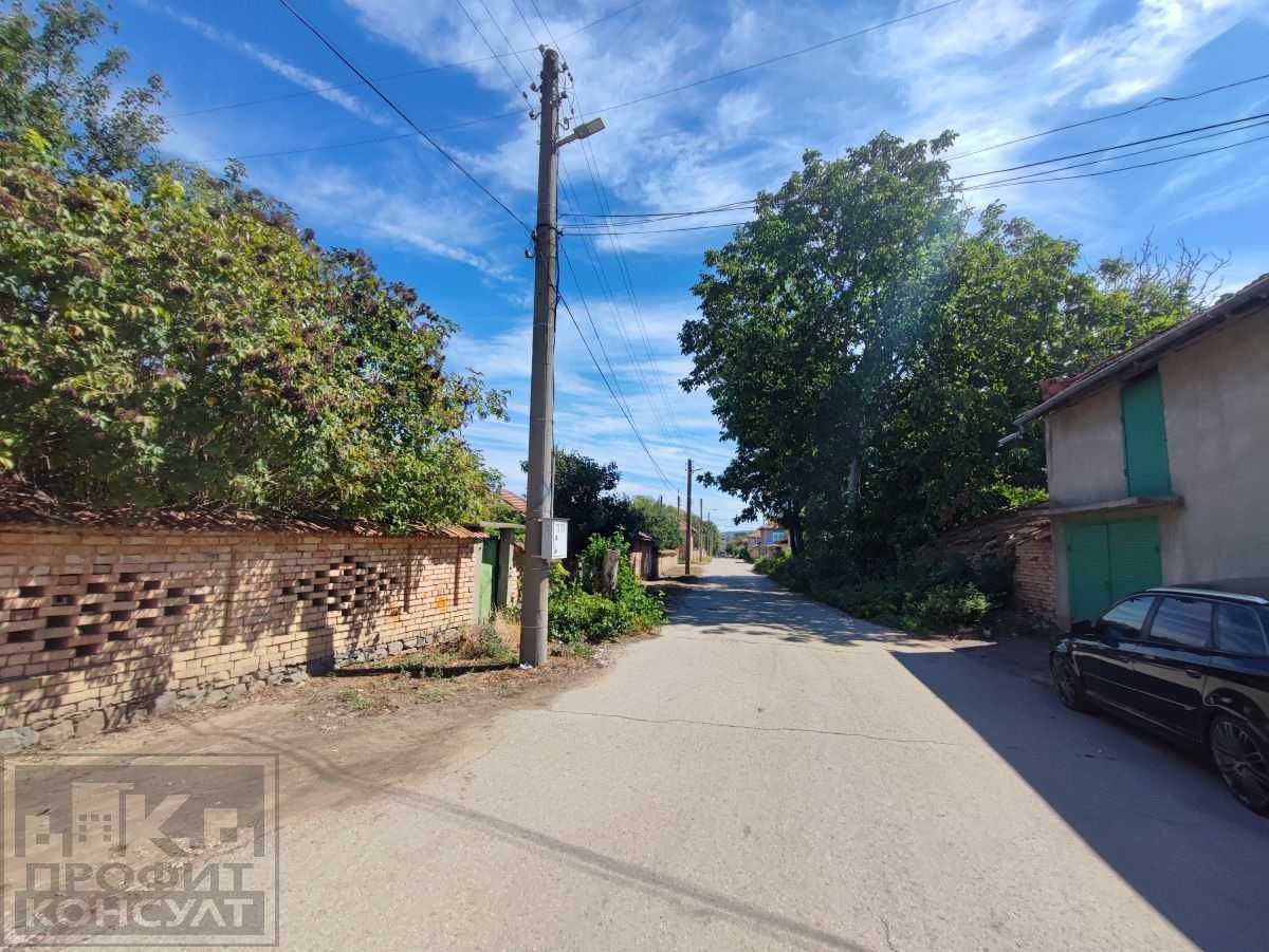 Масивна къща за продажба в с. Овча Могила