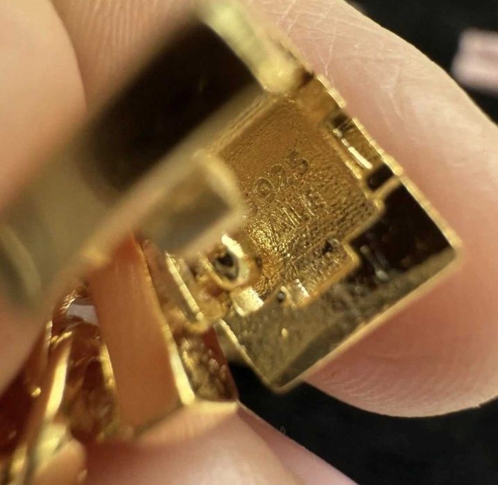 Гривна Пандора|Pandora