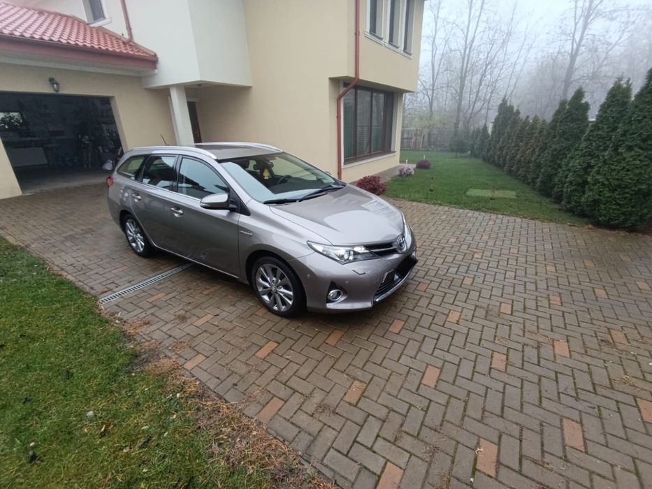 Toyota Auris Hybrid Touring Sports 1.8 VVT-i (136 CP) – Hybrid