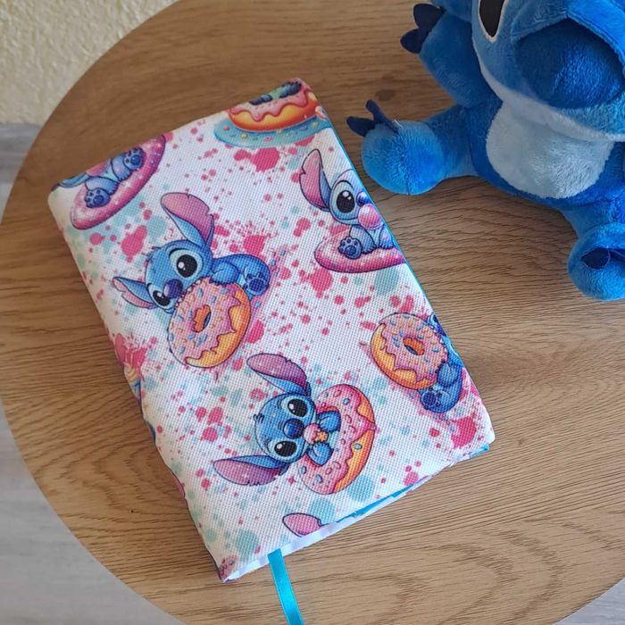 Подвързия за книга, дреха за книга