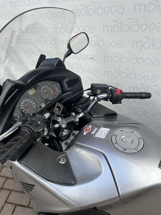 Motoideea vinde HONDA DEAUVILLE  700 2009 Rate Garantie