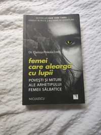 Carte: Femei care alearga cu lupii