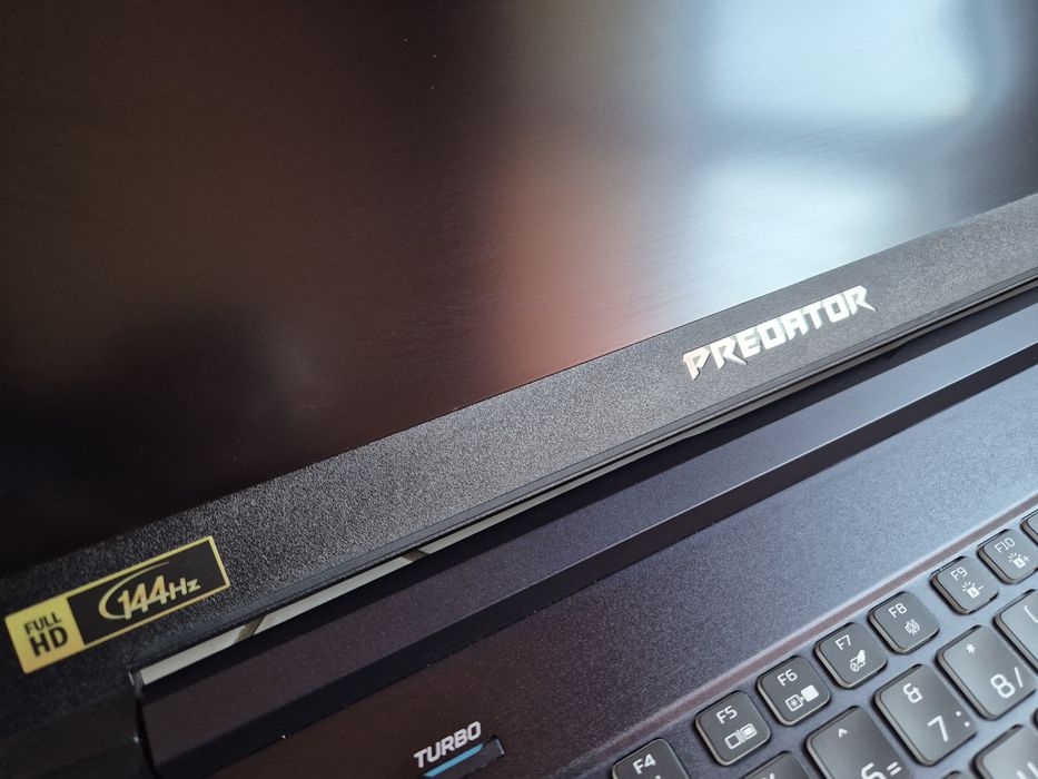 Acer Predator i7-9750H, RTX2070 8GB