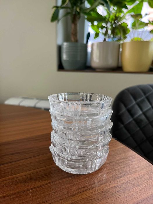 Стари кристални и стъклени чаши, чинии, гарафи