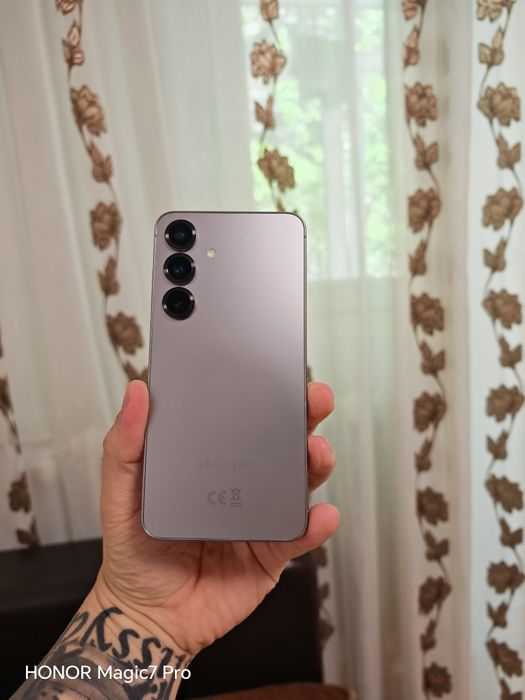 Vand sau schimb Samsung S25 Grey Că Nou totul original liber retea