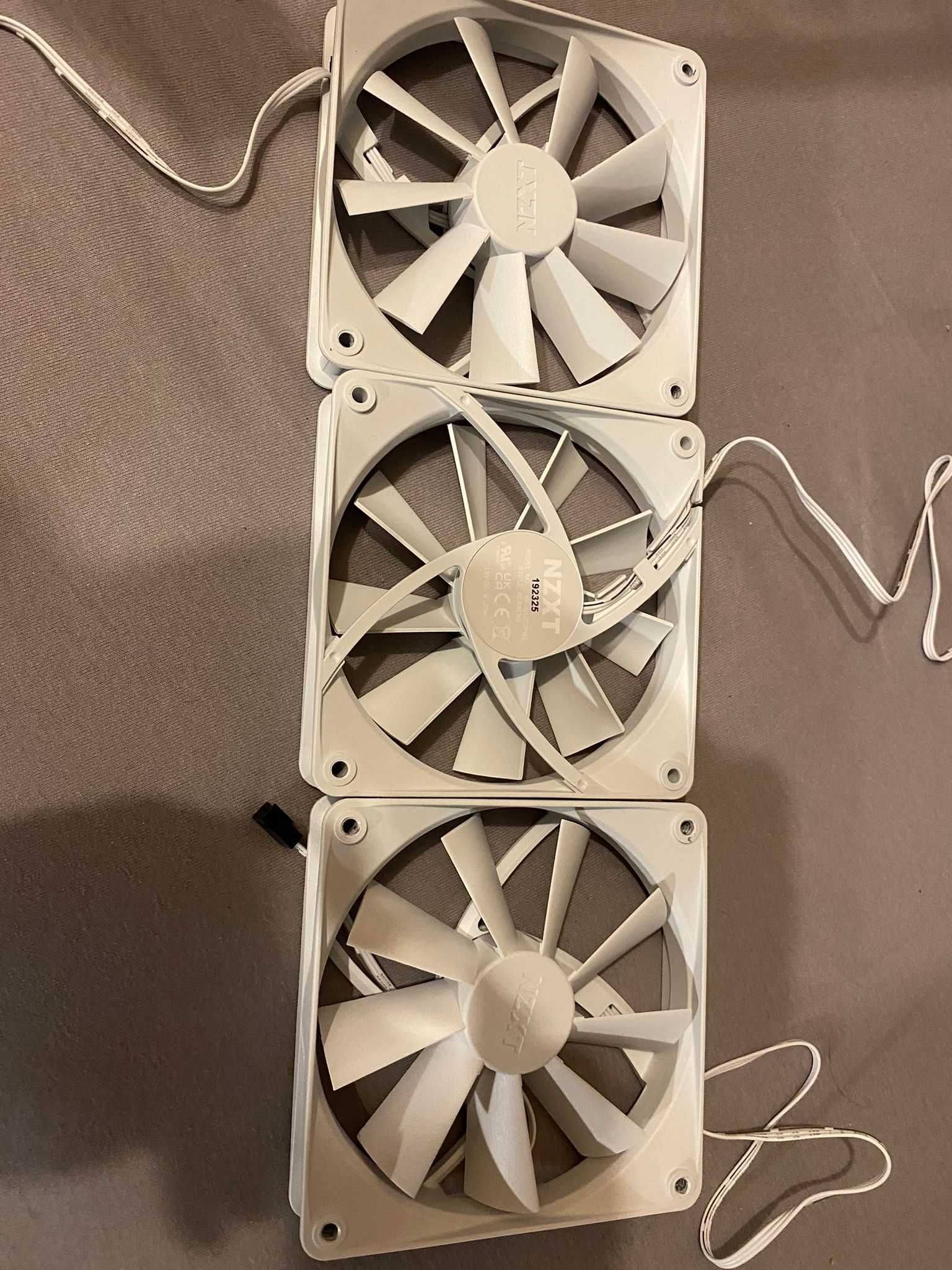 Set 3x Ventilatoare NZXT F120Q Albe