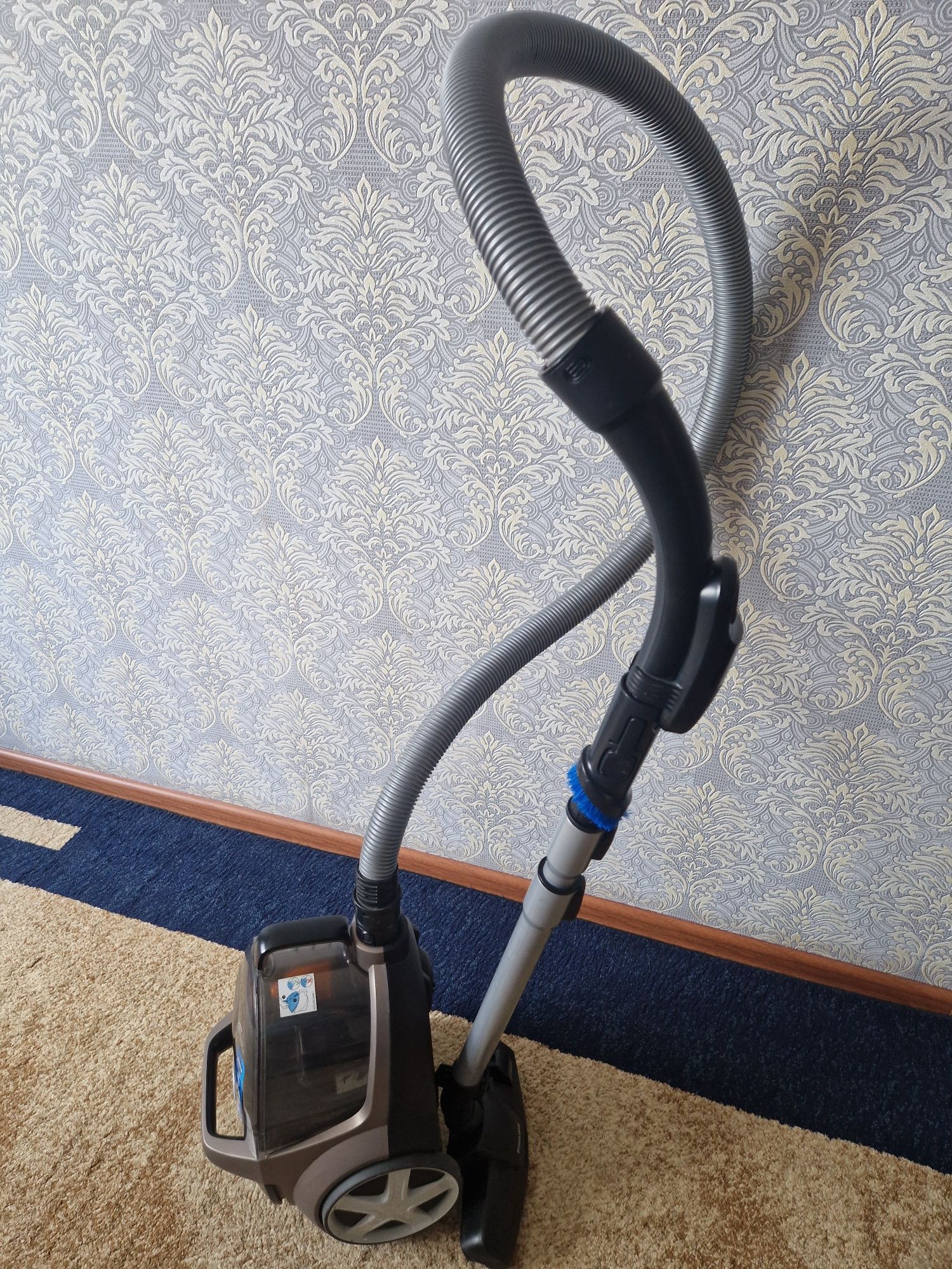 Продам пылесос PHILIPS