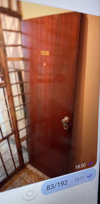 Дървена входна врата