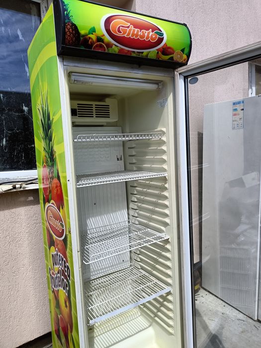 Vitrine frigorifice simple și duble(500) achiziționez și defecteachizi