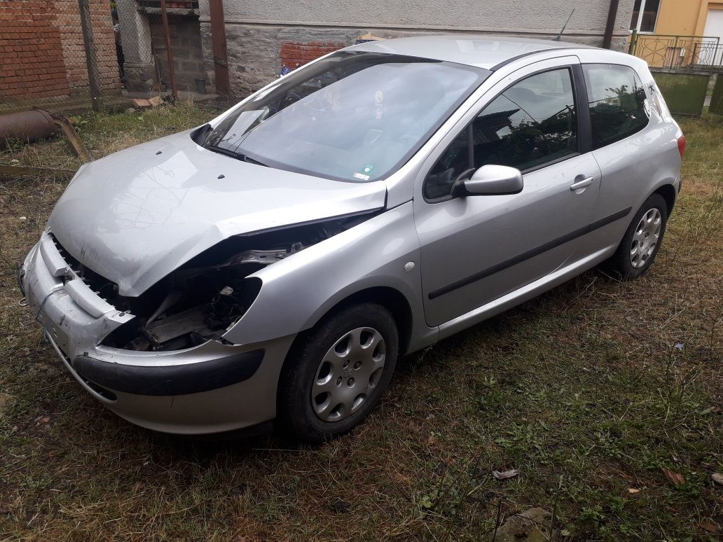 На части ПЕЖО 307 1.4 ХДИ/Peugeot 307 1.4Hdi 3 врати