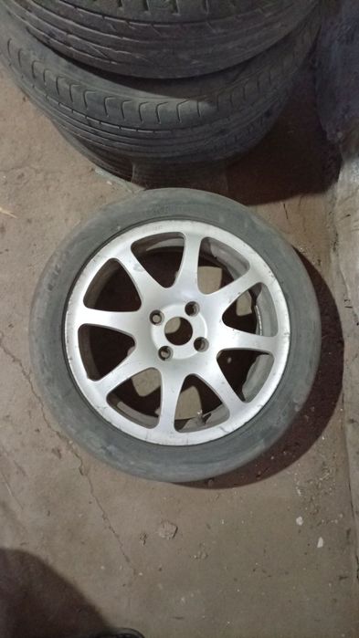 Disk sotiladi. Xolati yaxshi.