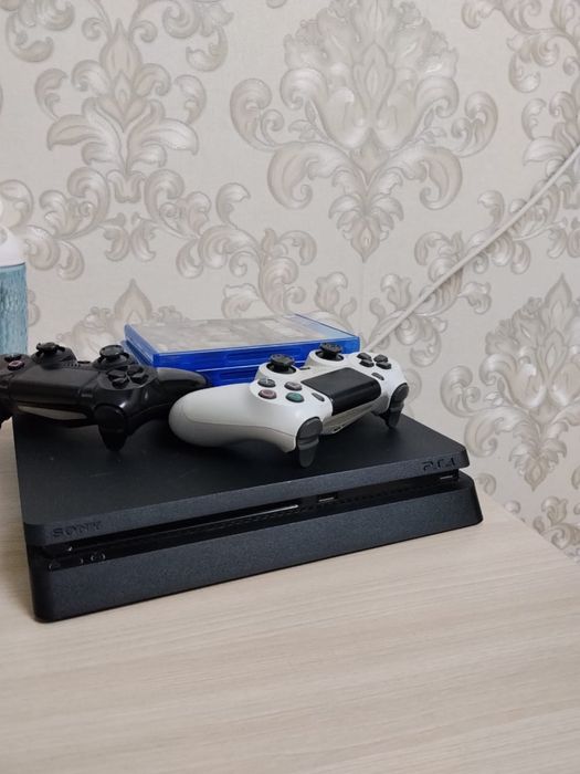 PS4 продам в отличном состоянии