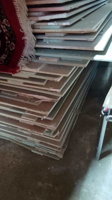 Продаётся гипскардон б/у,стройтельный мусор,новые пластиковые двери