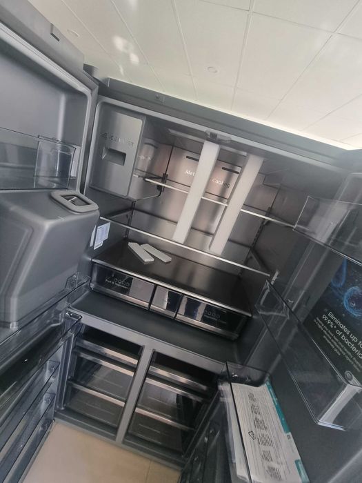 Хладилник Hisense RQ760N4IFE