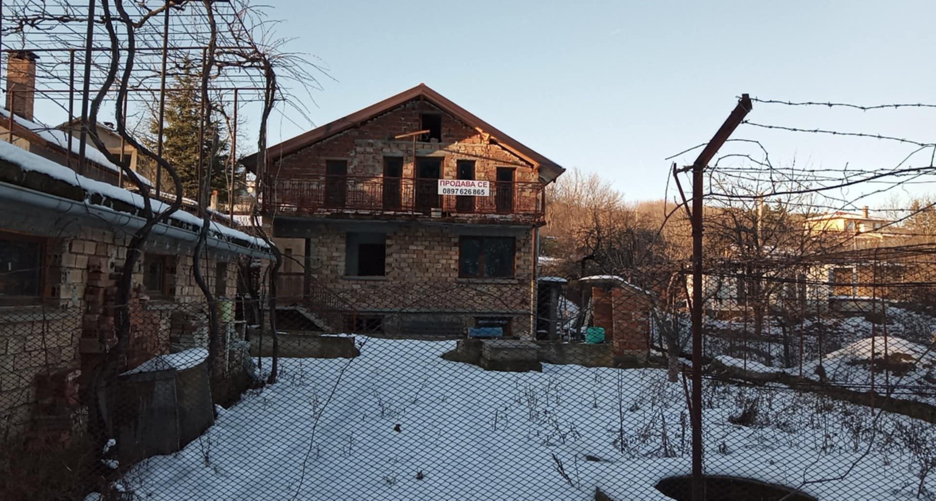 Двуетажна къща с.Борилово