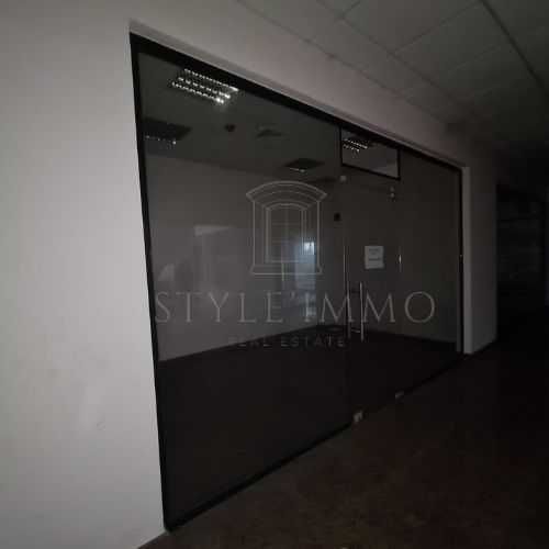 Продава се Магазин в Разград, Център - 18 кв.м за 992 €/кв.м - Снимка #3