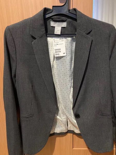Чисто ново сиво сако с етикет H&M, размер 34