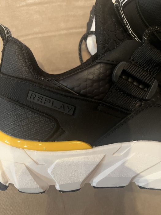 Маратонки - Сникърси