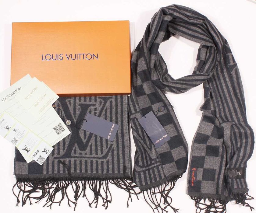 Луксозен подаръчен комплект шал с кутия маркови шалове markovi shalove