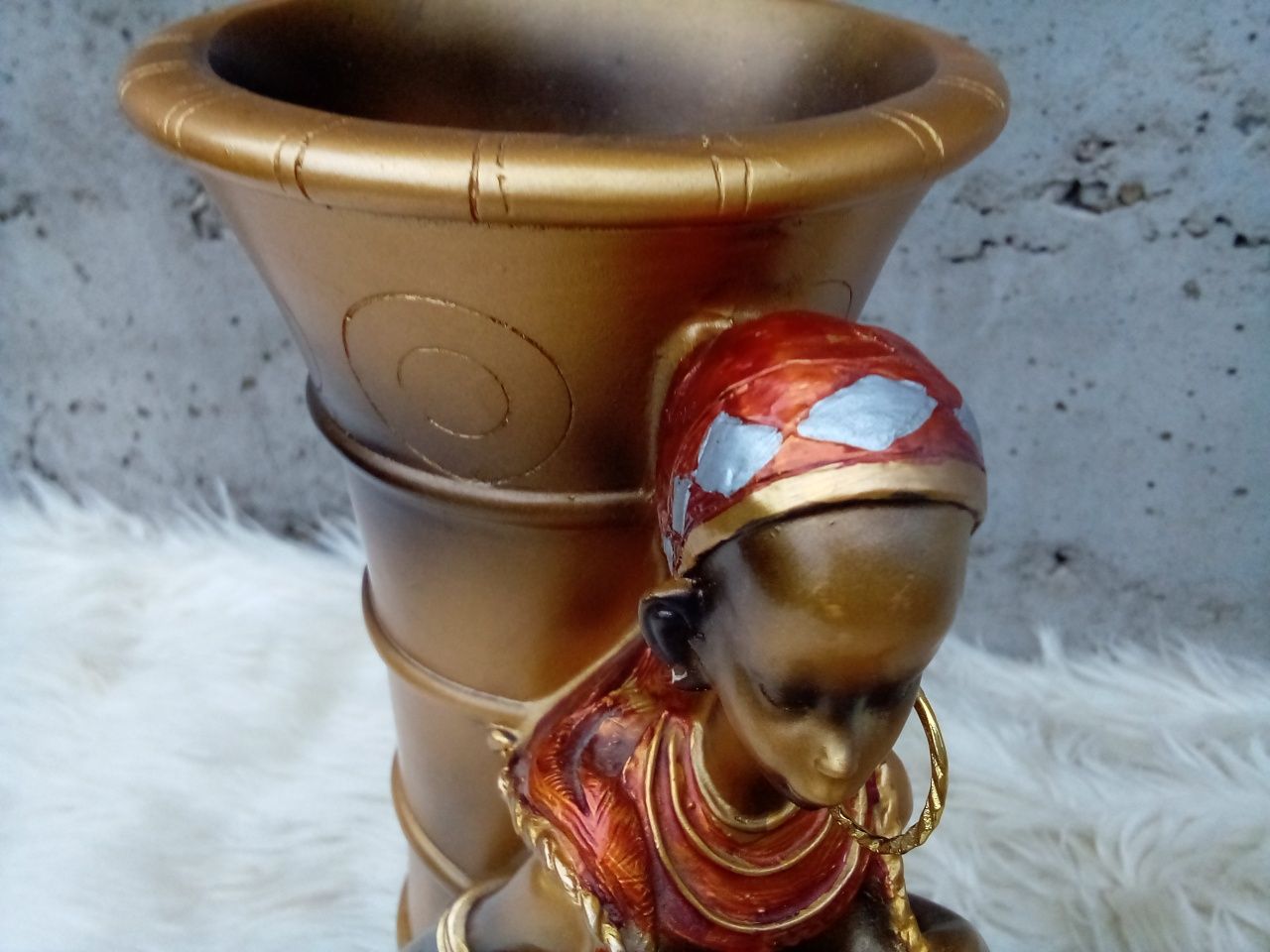 Оригинална африканска ваза .