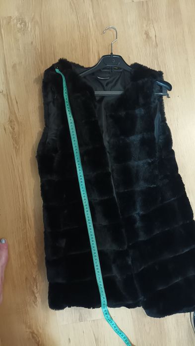 Vand haina de blana si vesta de blana