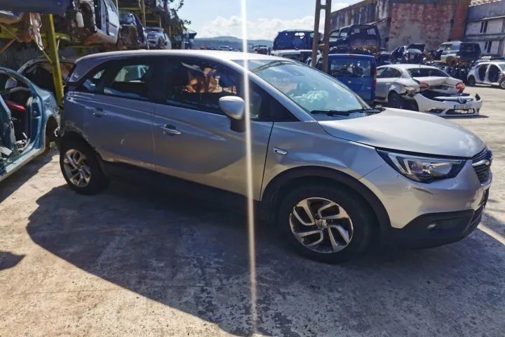 filtru de particule sonda lambda kit pornire ambreaj volanta  navigatie plafoniera torpedou  Opel Crossland X an 2018, motor 1.2 benzina cod motor HN01 (B12XHL)   Dezmembrez