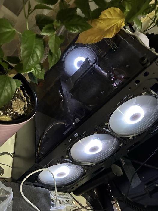 Продам сетап , комп , монитор , клавиатура , мышь , микрофон и коврик