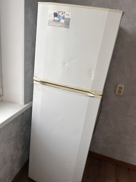 Продам рабочий холодильник